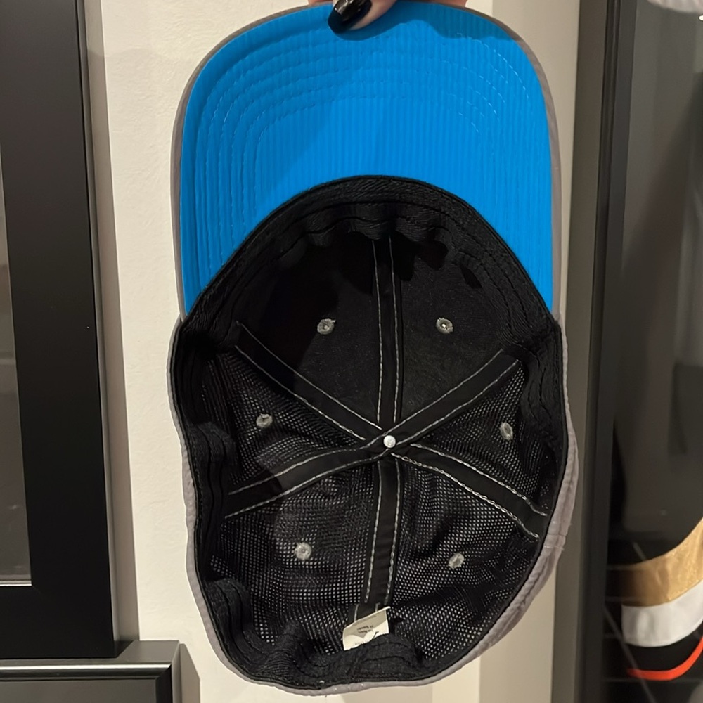 Lululemon cap  - Picture 6 of 7